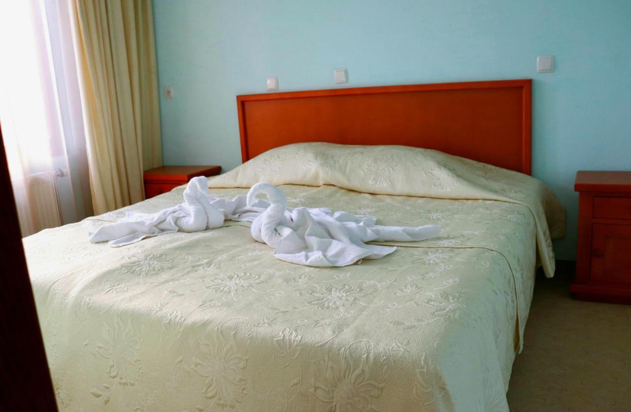 Family Hotel Nadine Bansko Bagian luar foto