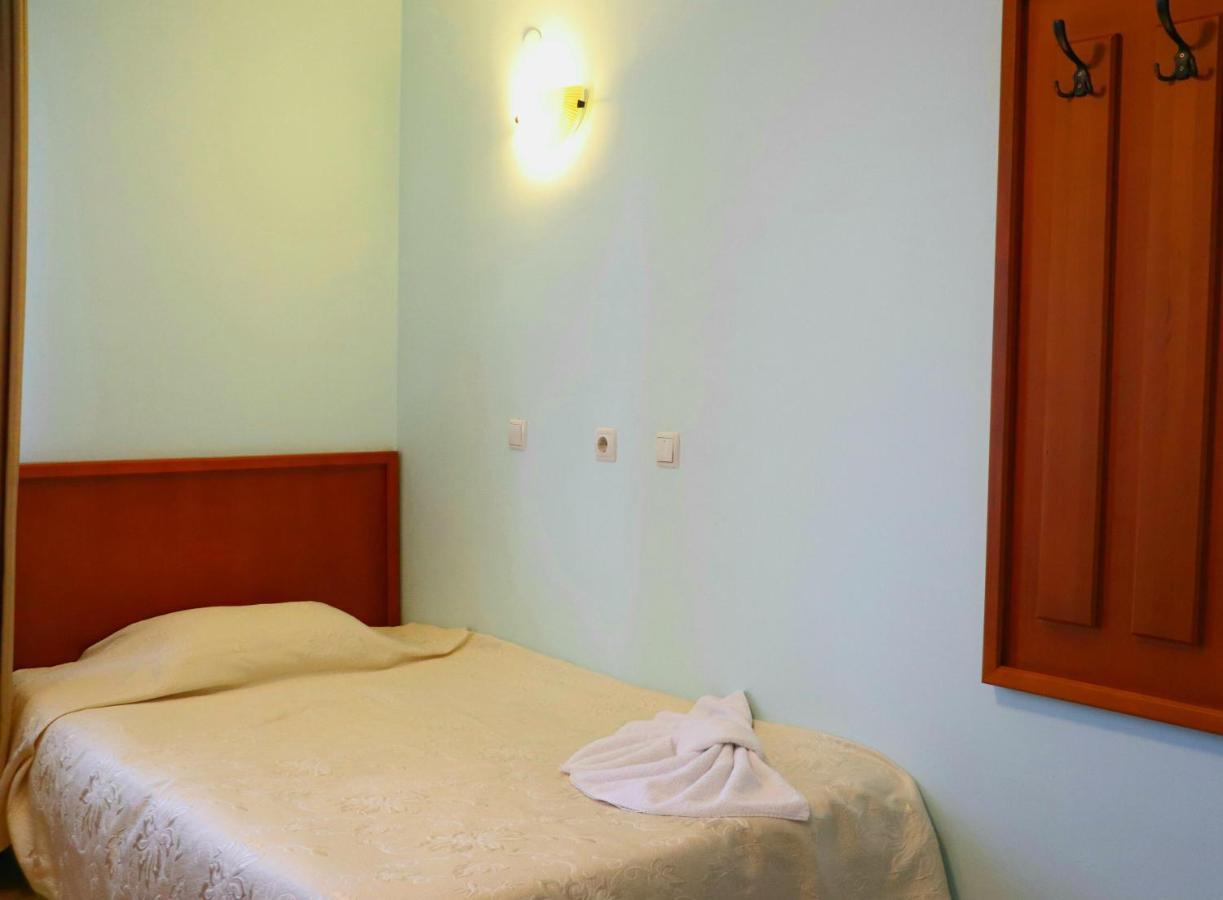Family Hotel Nadine Bansko Bagian luar foto
