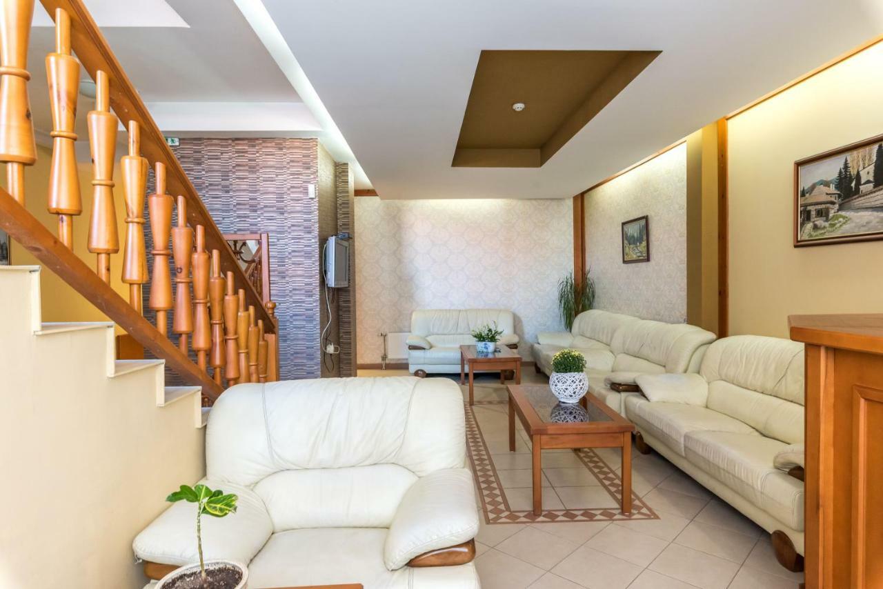 Family Hotel Nadine Bansko Bagian luar foto